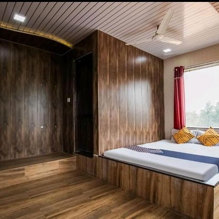 New Natraj Hotell Chikhaldara Exteriör bild